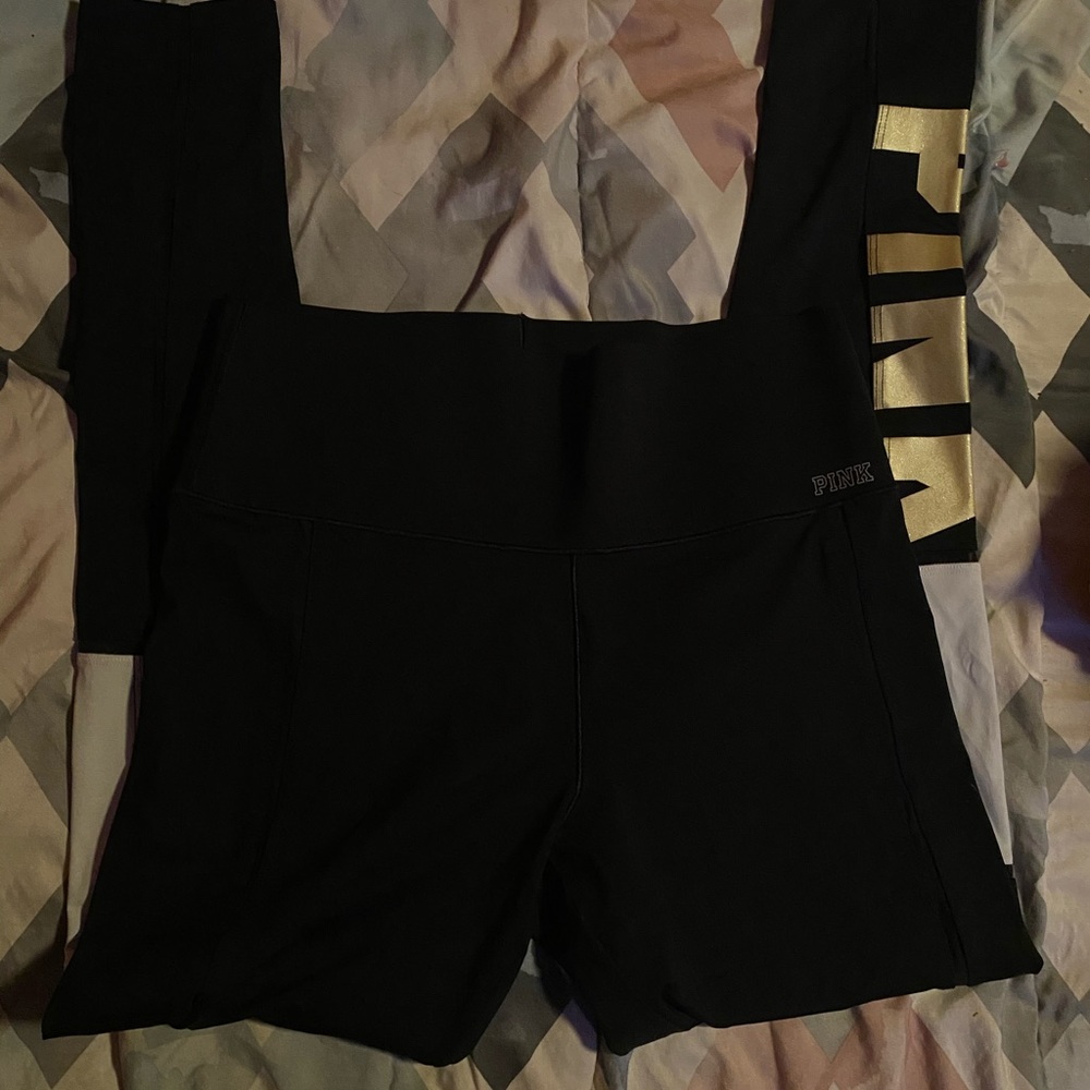 Victoria’s Secret PINK workout leggings